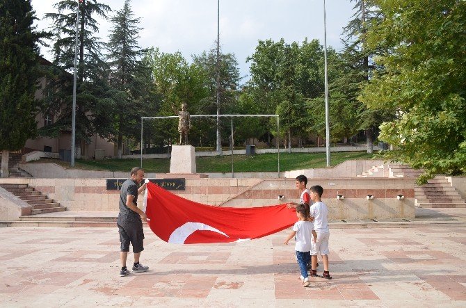 Bilecik’te Tek Kişilik Terörü Protesto Eylemi