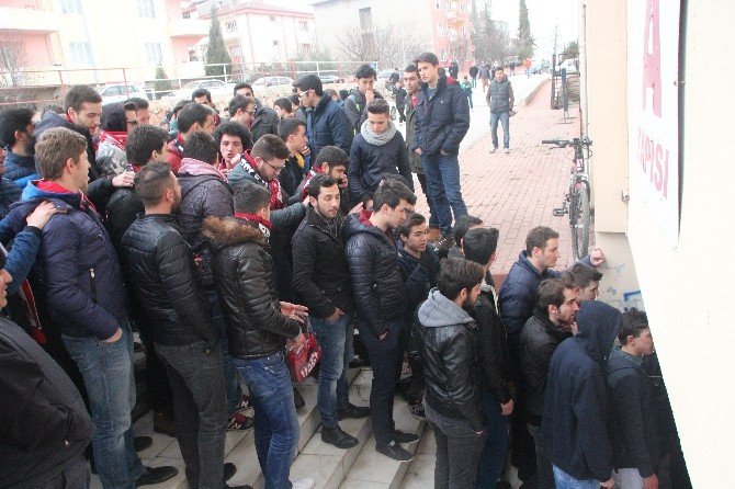 Güzel Başlayan Maç Kavgayla Bitti