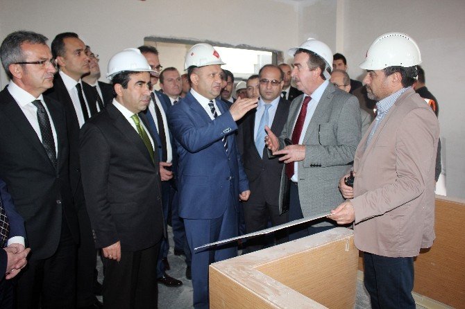 Bilim, Sanayi Ve Teknoloji Bakanı Fikri Işık: