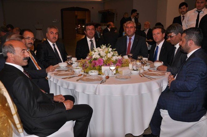 Ekonomi Bakanı Nihat Zeybekci: "Kimse Korkmasın, Türkiye’ye Hiçbir Şey Olmaz"