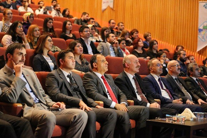 "Zeka İstanbul" Projesi Öğretmenleri Sertifika Aldı
