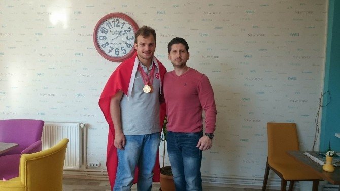 Avrupa Şampiyonu Oldu Ama Sporu Bırakabilir