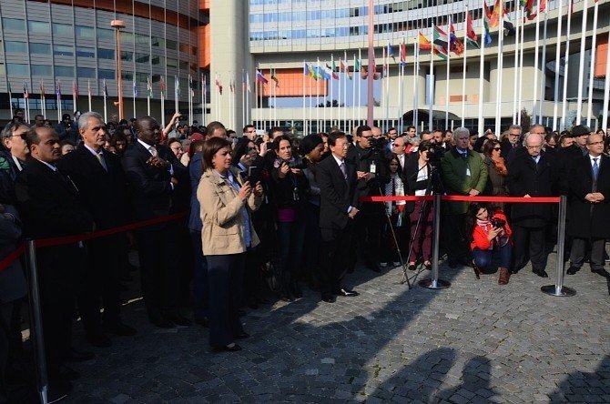 Bm Viyana Ofisine Filistin Devlet Bayrağı Çekildi