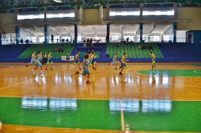 Bodrum’da Okullar Arası Basketbol Müsabakaları