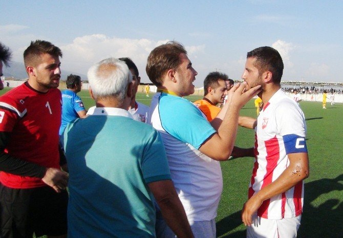 İslahiyespor Elbistanspor İle Golsüz Berabere Kaldı