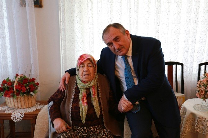 Bolu Belediye Başkanı Yılmaz’dan Hastalara Ziyaret