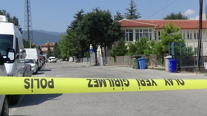Bolu’da İlkokulun Önünde Bomba Paniği