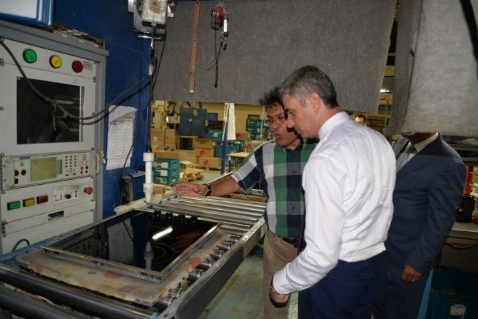 Bolu Valisi Aydın Baruş, Fabrikaları Ziyaret Ediyor