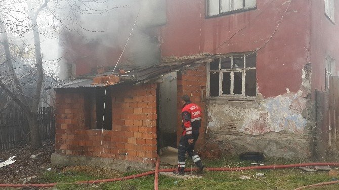 Bolu’da Metruk Binada Çıkan Yangın Korkuttu