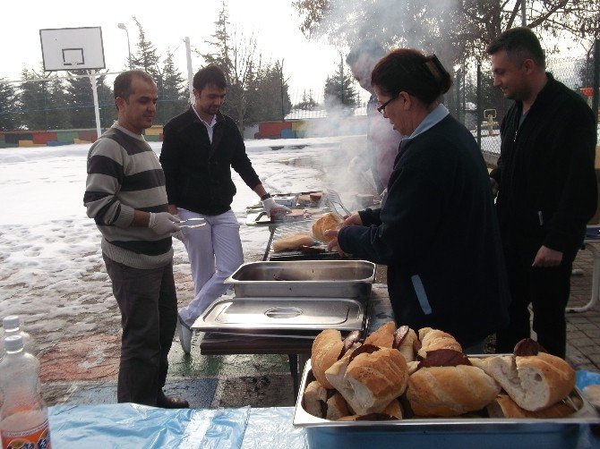 Bolu’da Hastalara Mangal Keyfi Yaşattılar