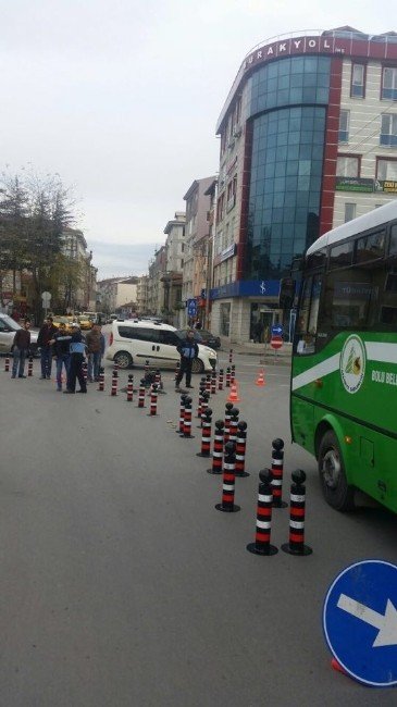 Bolu’da O Kavşak Dubalarla Kapatıldı