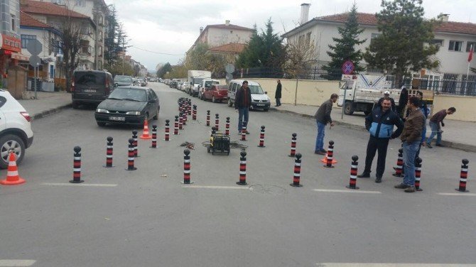 Bolu’da O Kavşak Dubalarla Kapatıldı