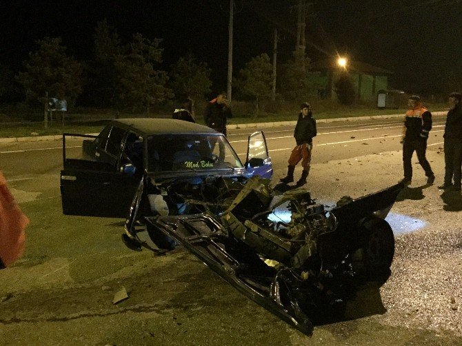 Bolu’da Trafik Kazasında 3 Kişi Ölümden Döndü