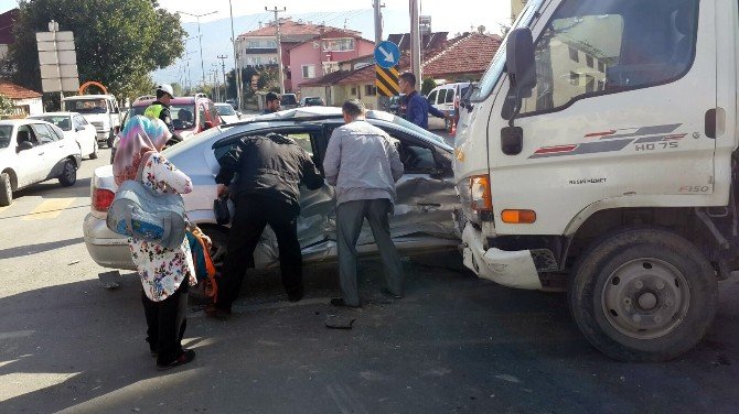 Bolu’da Trafik Kazası: 3 Yaralı