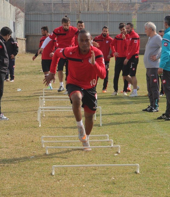 Demirbakan: "Önemli Olan Kaybedilen Maçtan Ders Çıkarmak"