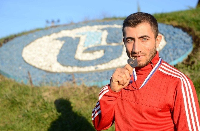 Bartın’dan Dünya’ya Altın Yumruk