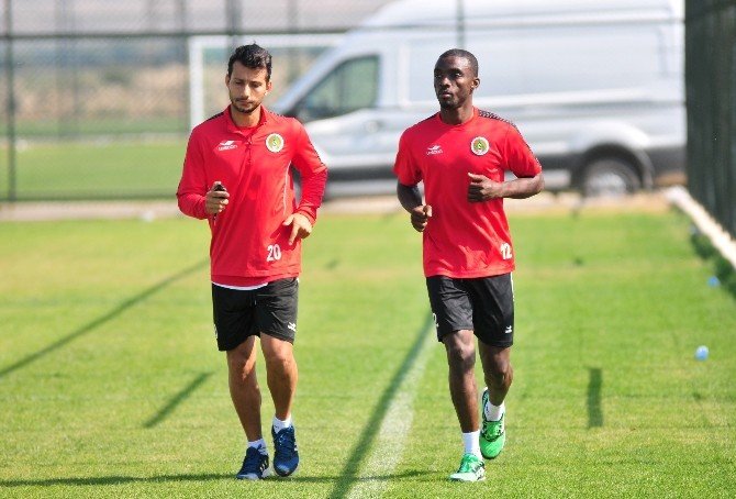 Sunday, Alanyaspor’un Kampına Katıldı