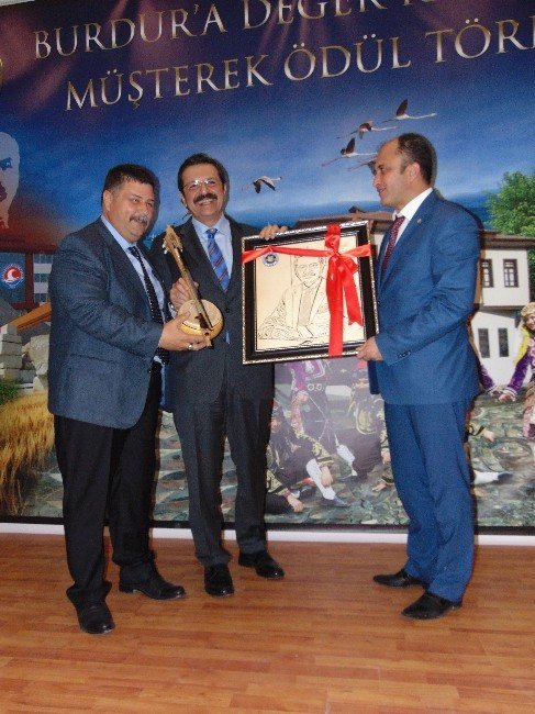 Burdur’un Vergi Rekortmenleri Ödüllendirildi