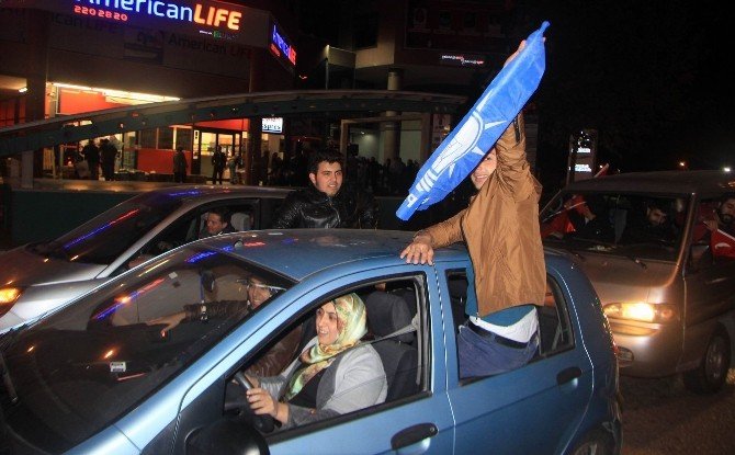 Ak Parti’de Seçim Coşkusu Sokaklara Taştı