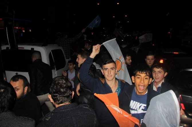 Ak Parti’de Seçim Coşkusu Sokaklara Taştı