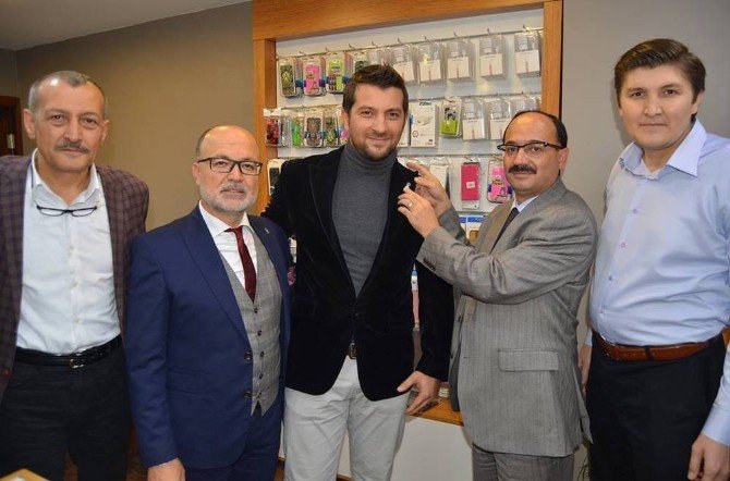Fanatik Chp’li Esnaf İddiayı Kaybetti, Ak Parti’ye Geçti