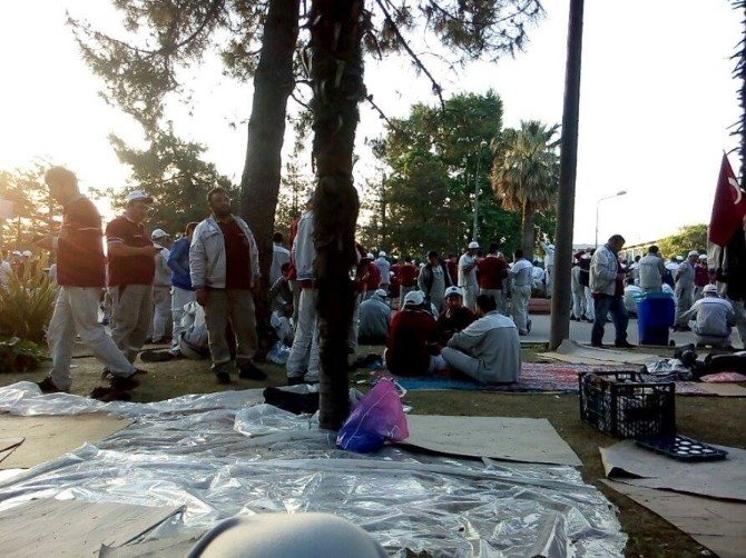 Eyleme Katılan Bin 500 Otomotiv İşçisi İşten Çıkarıldı