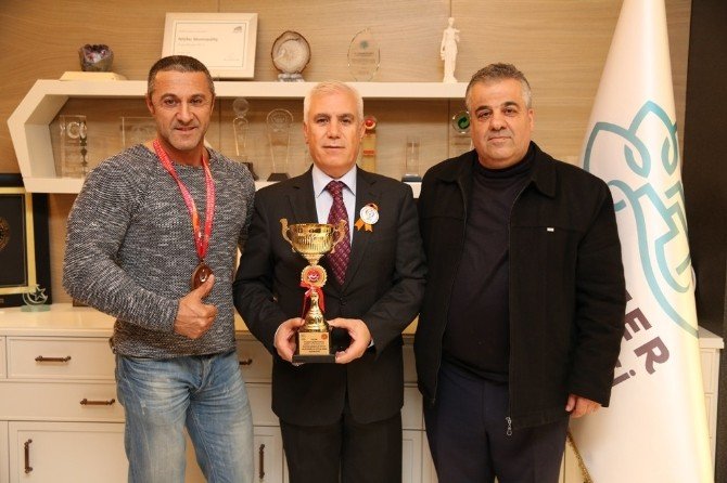 Bursalı Vücut Geliştirme Sporcusu Şefkatlioğlu Dünya Şampiyonasına Hazırlanıyor