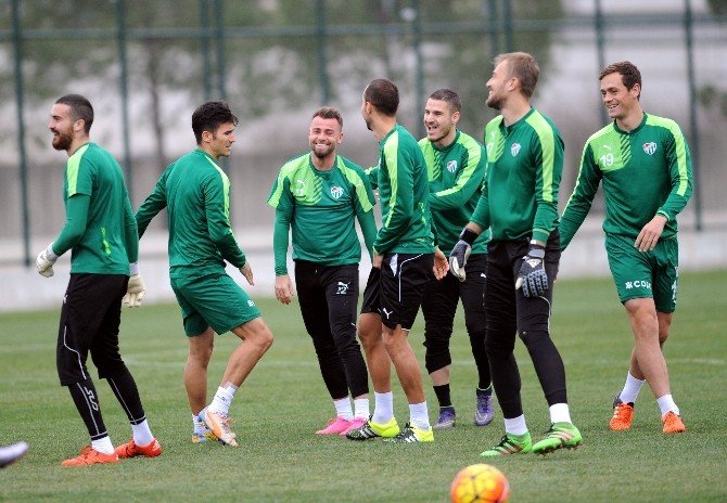 Bursaspor, Başakşehir’e Hazırlanıyor