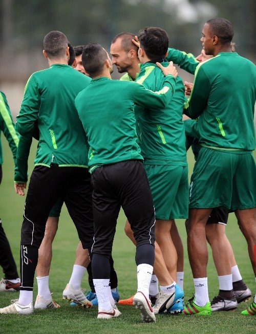 Bursaspor’da Neşeli Antrenman