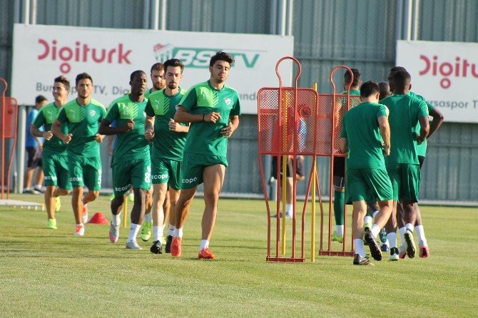 Dzsudsak Bursaspor’un Antrenmanını İzledi