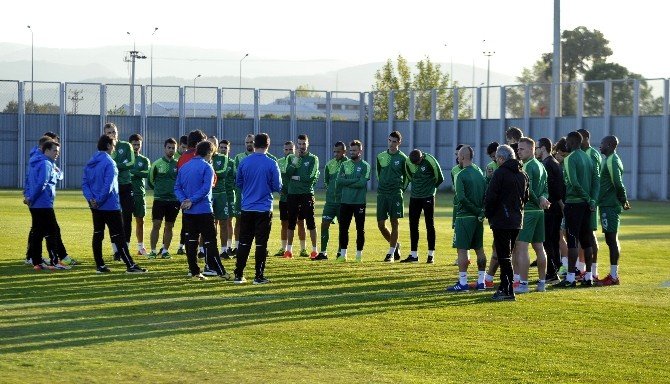Bursaspor’da Beşiktaş Mesaisi Başladı