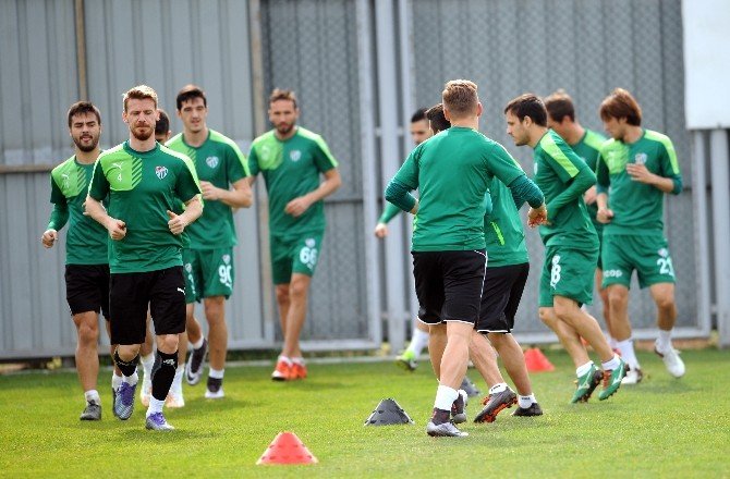 Bursaspor, Fenerbahçe Maçı Hazırlıklarına Devam Ediyor