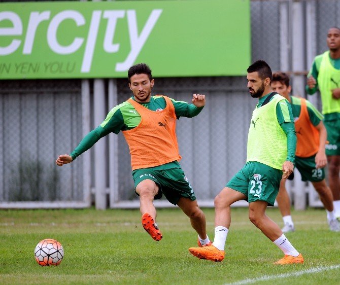 Bursaspor Çalışmalarını Sürdürüyor