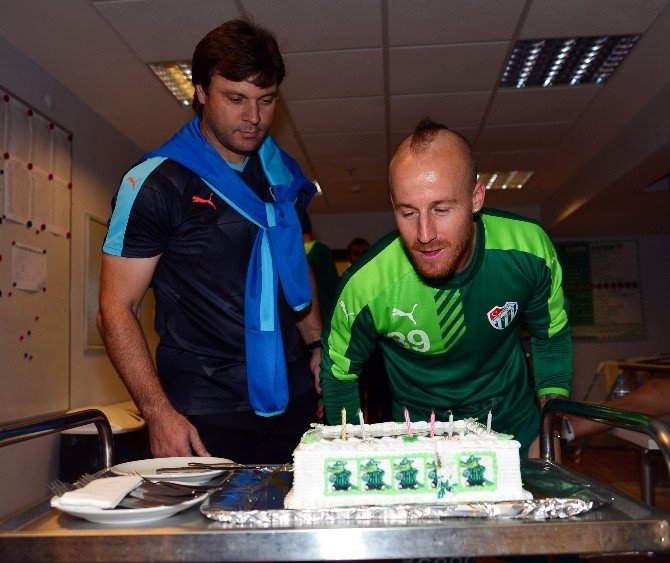 Stoch’a Doğum Günü Sürprizi