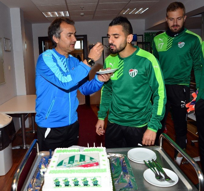 Aziz Behich’e Sürpriz Doğum Günü
