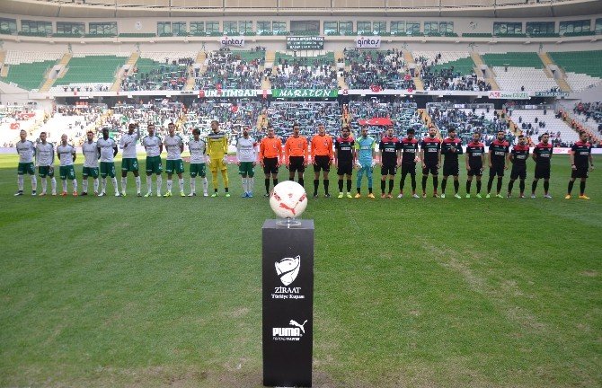 Bursaspor’un Yeni Stadyumunda Zemin Şoku
