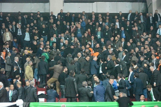 Bursaspor Kongresinde Kavga