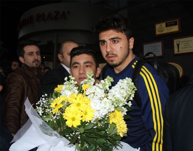 Bursa’da Ozan Tufan’a Büyük İlgi
