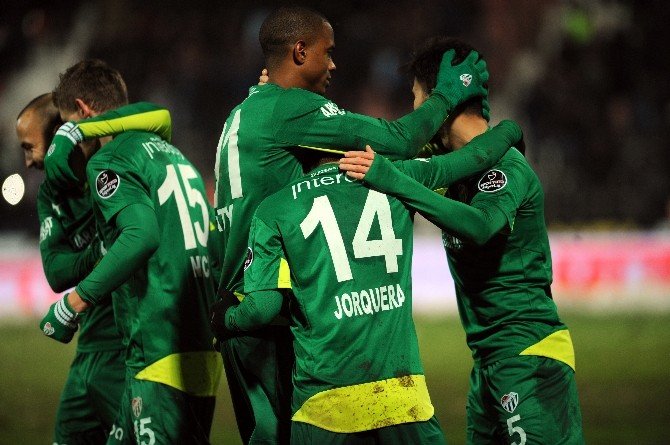 Bursaspor’da Futbolculara Başkandan 10 Bin Lira Prim