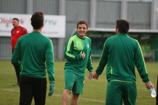 Batalla Bursaspor İle İlk Antrenmanına Çıktı