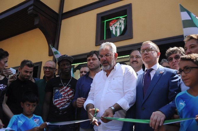 Bursastore’un 6. Şubesinde İlk Müşteri Ertuğrul Sağlam Oldu