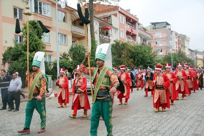 Bbp Genel Başkanı Destici, Ertuğrulgazi Türbesi’nde Dua Etti