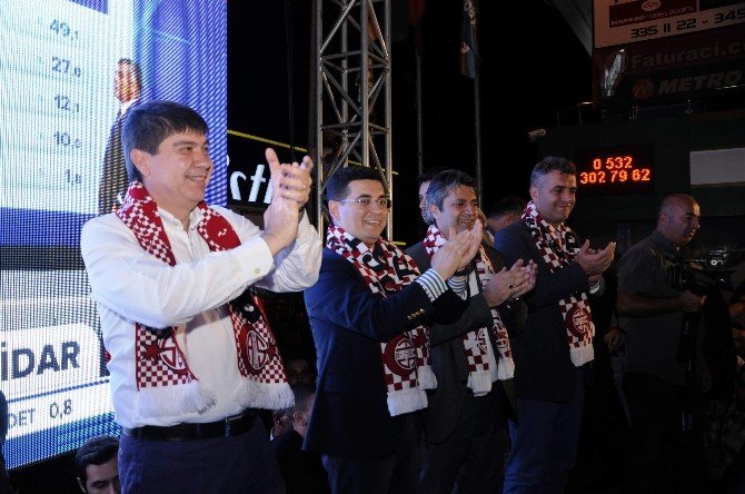 Ak Parti Antalya’da Coşkulu Kutlama