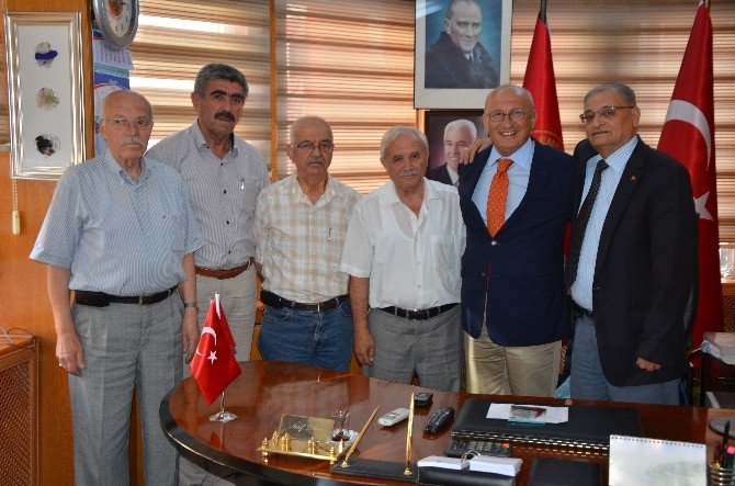 Çakırözer’den Emekliler Derneğine Ziyaret