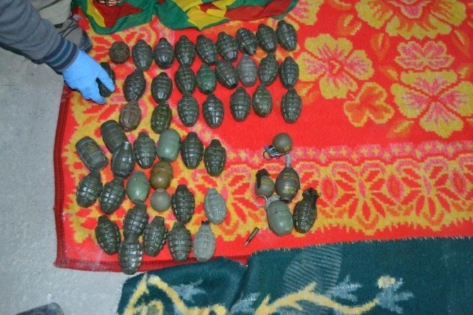 Çaldıran’da Ele Geçirilen Mühimmatlar