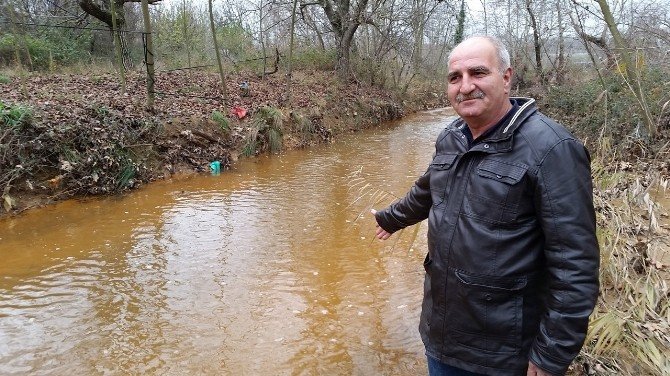 Küçük Çay Kızıla Döndü
