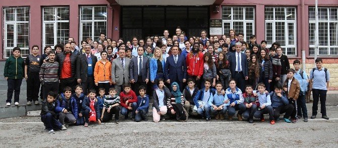 Canik Basketbol Sporcuları Öğrencilerle Buluştu