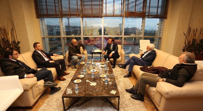 Başkan Genç, Gazeteci Ve Yazarları Ağırladı