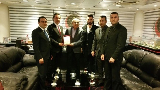 İlhan Cavcav Yılın Spor Adamı Ödülünü Aldı