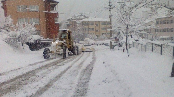 Çaycuma Kar İle Mücadele Ediyor